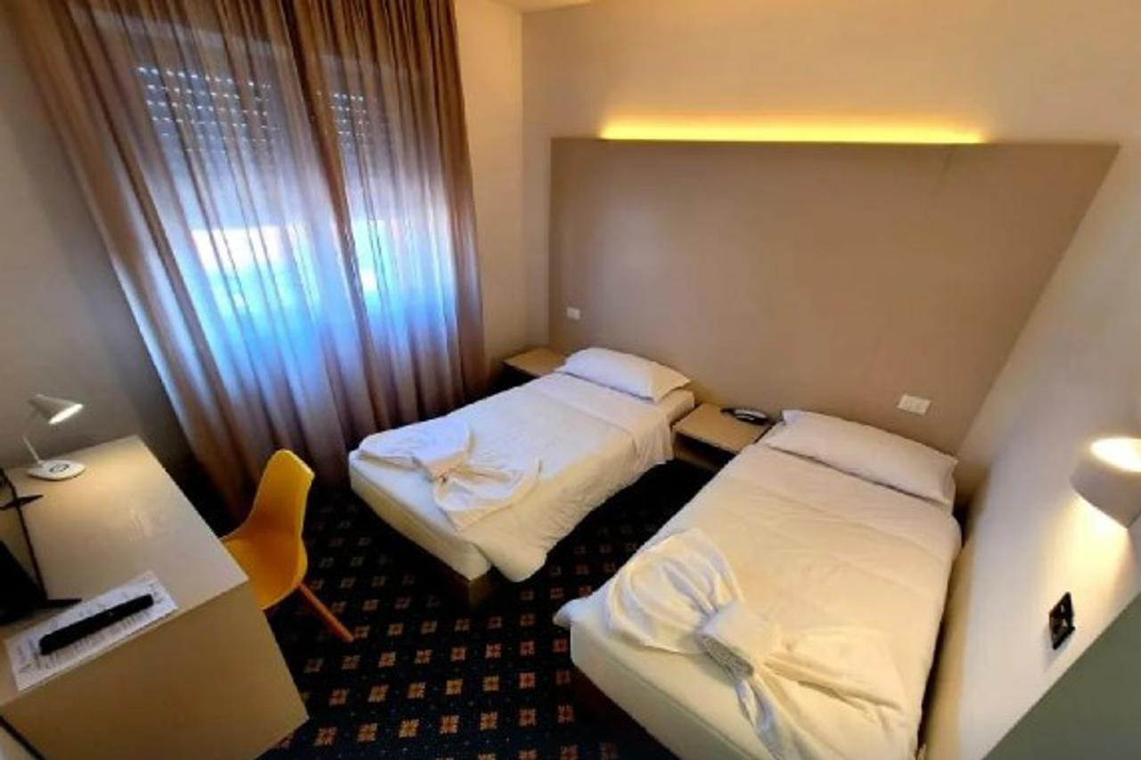 Hotel Azzano Decimo Dış mekan fotoğraf
